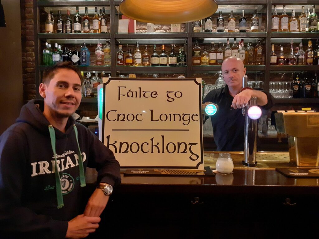 Welcoming Irish pub staff in Nijmegen